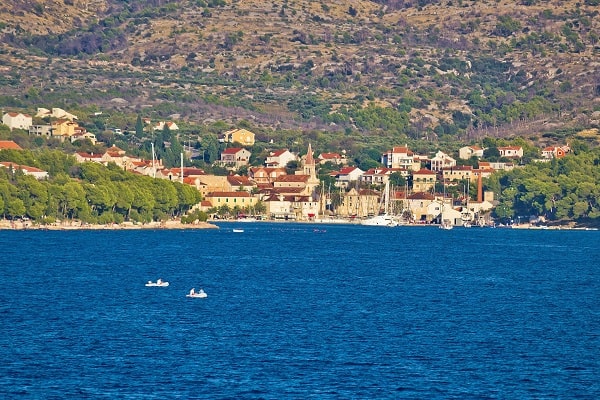 Zasebna namestitev Brač - Milna