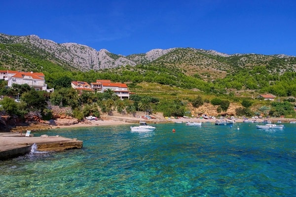 Neposreden stik z lastniki nastanitve Hvar - Zavala