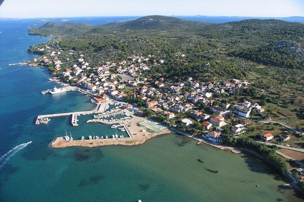 Neposreden stik z lastniki nastanitve Pašman - Tkon
