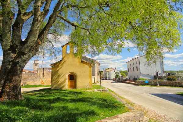 Poceni apartmaji Tinjan