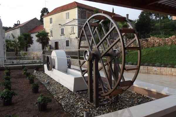Faust Vrančičev spominski center - Hrvaška