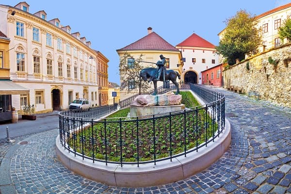 Zgornji grad Zagreb, Hrvaška